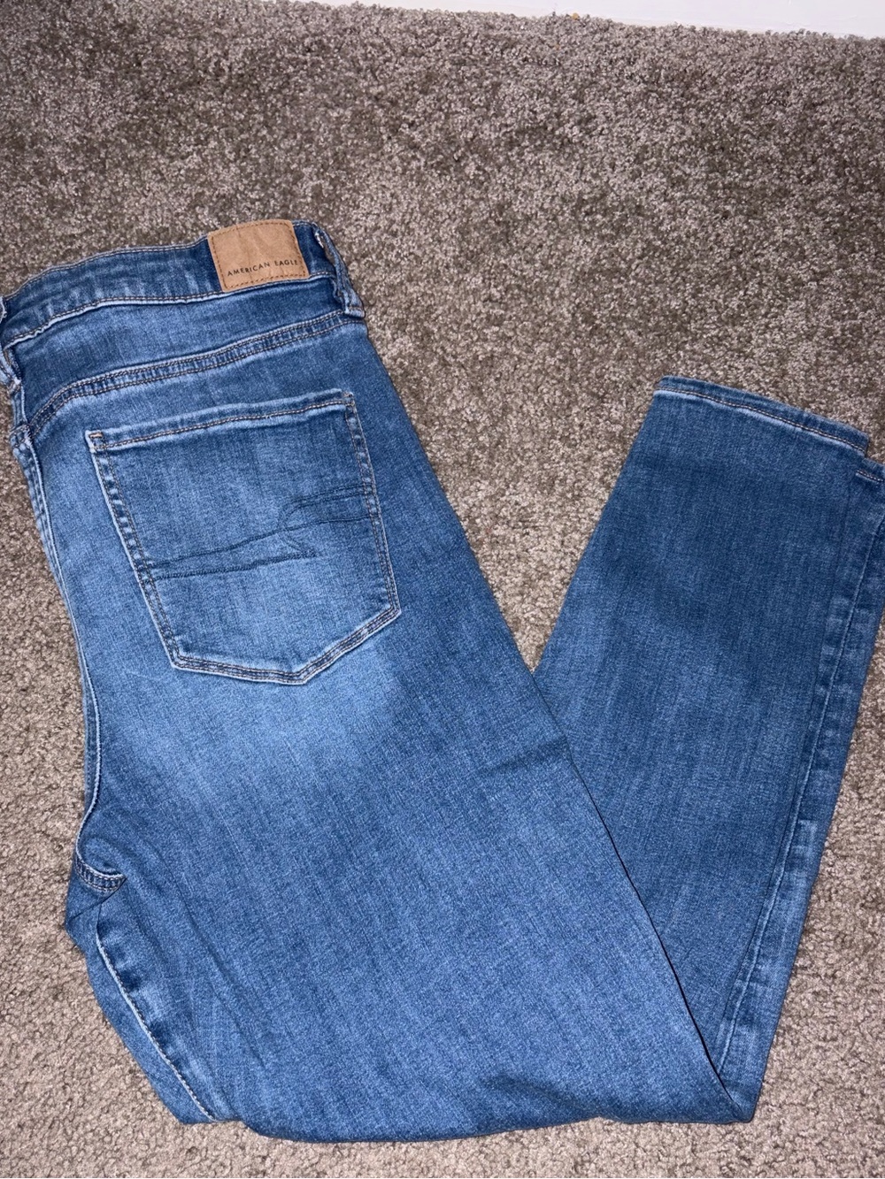 American Eagle Outfitters Women’s Skinny Jeans in Medium Blue Wash